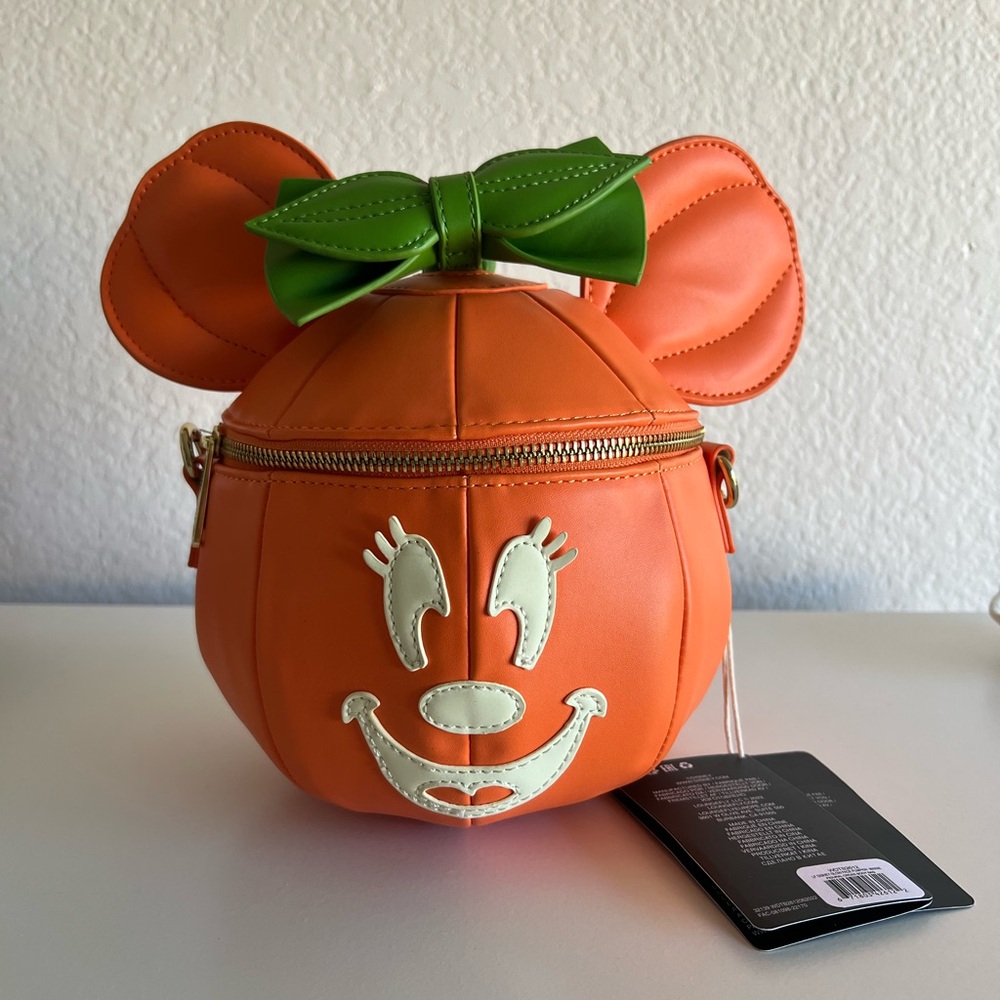 Minnie pumpkin crossbody